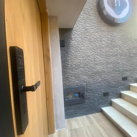 Nebula Apartamento Tirana